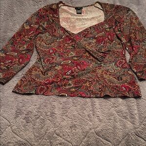 Paisley Wrap-Style 3/4 Sleeve Top in Red